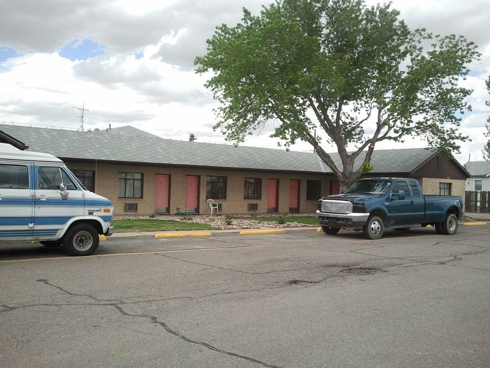 Country Manor Motel Watkins Exterior foto