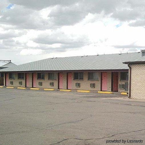 Country Manor Motel Watkins Exterior foto